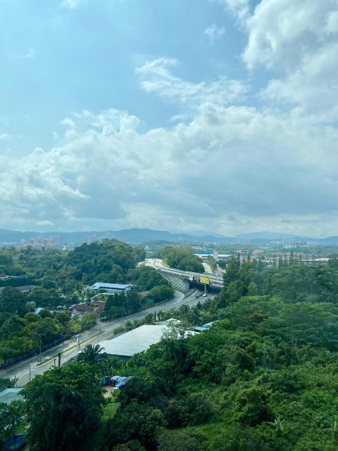 Landmark Residence: Greenview Oasis with Free Wi-Fi and Parking Kajang Exterior photo